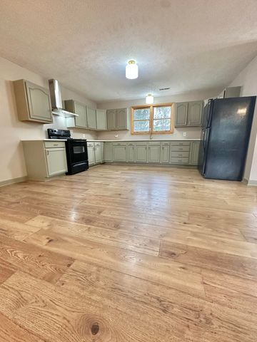 401 Broken Arrow LN, Covington, VA 24426