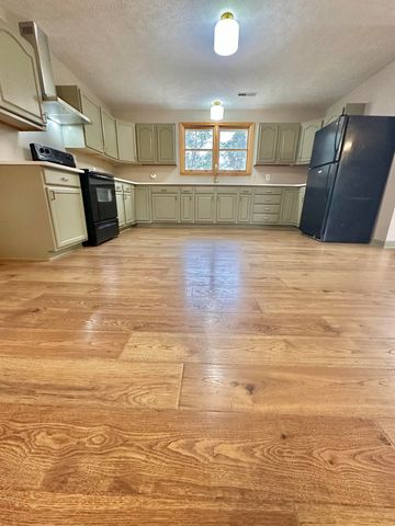 401 Broken Arrow LN, Covington, VA 24426