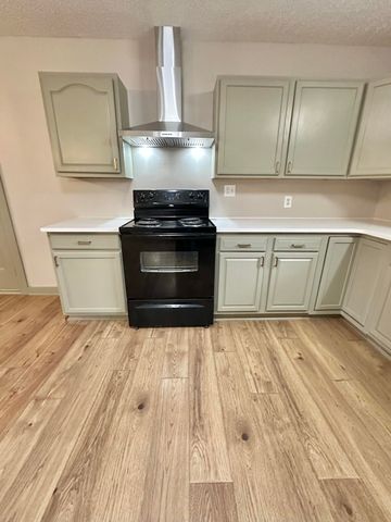 401 Broken Arrow LN, Covington, VA 24426