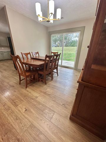 401 Broken Arrow LN, Covington, VA 24426