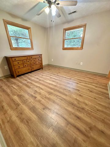 401 Broken Arrow LN, Covington, VA 24426