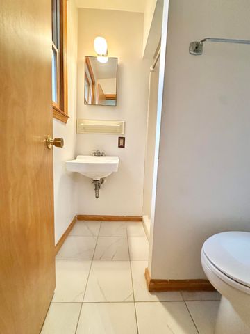 401 Broken Arrow LN, Covington, VA 24426