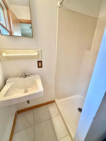 401 Broken Arrow LN, Covington, VA 24426