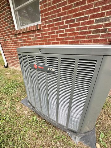 401 Broken Arrow LN, Covington, VA 24426