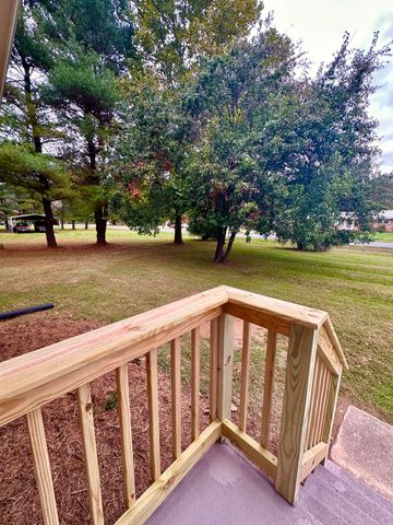 401 Broken Arrow LN, Covington, VA 24426