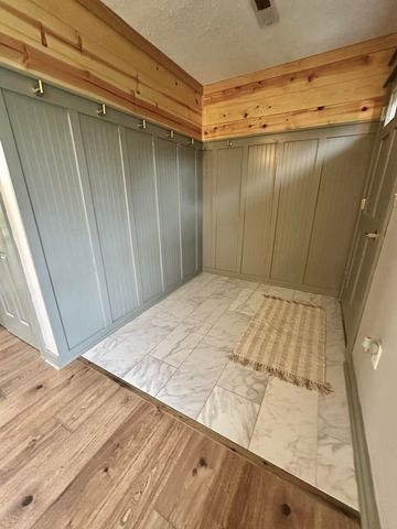 401 Broken Arrow LN, Covington, VA 24426