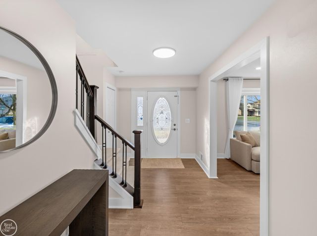 39008 Mallorn Drive, Sterling Heights, MI 48313