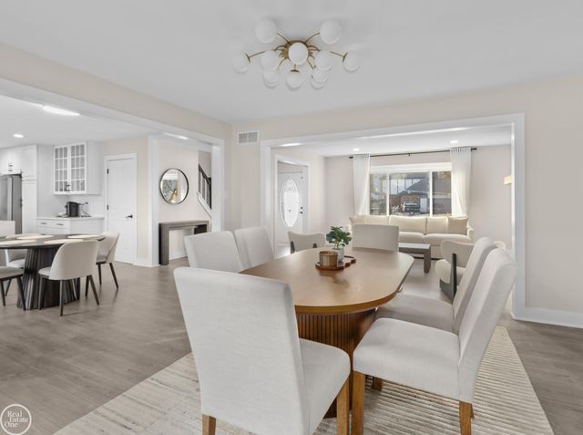 39008 Mallorn Drive, Sterling Heights, MI 48313