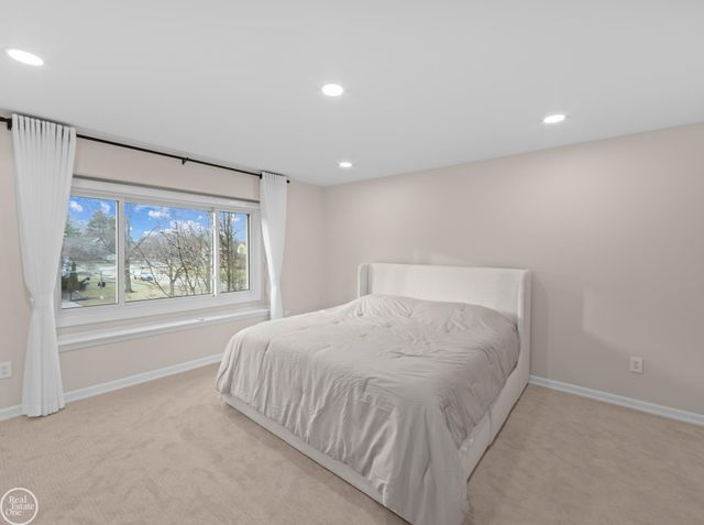 39008 Mallorn Drive, Sterling Heights, MI 48313