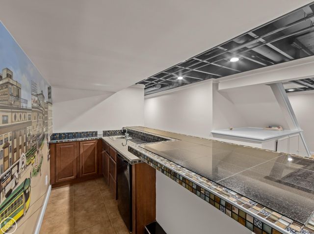 39008 Mallorn Drive, Sterling Heights, MI 48313