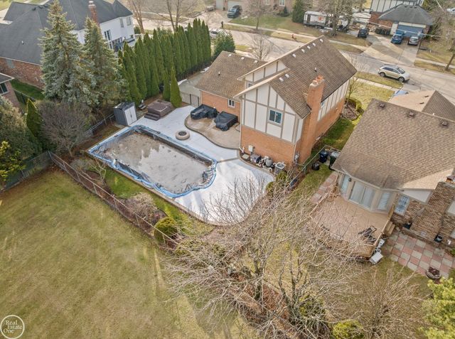 39008 Mallorn Drive, Sterling Heights, MI 48313