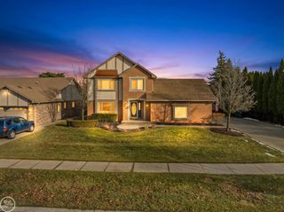 39008 Mallorn Drive, Sterling Heights, MI 48313