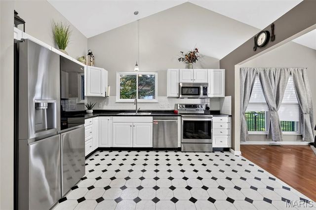957 Cottontail Lane, St Charles, MO 63303