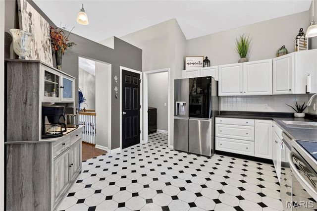 957 Cottontail Lane, St Charles, MO 63303