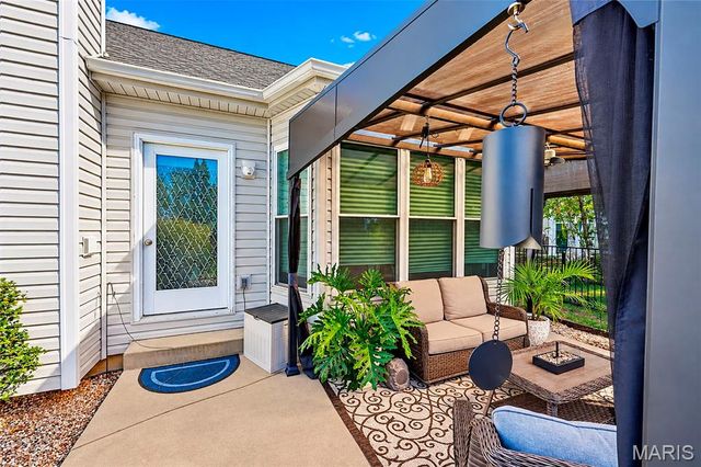 957 Cottontail Lane, St Charles, MO 63303