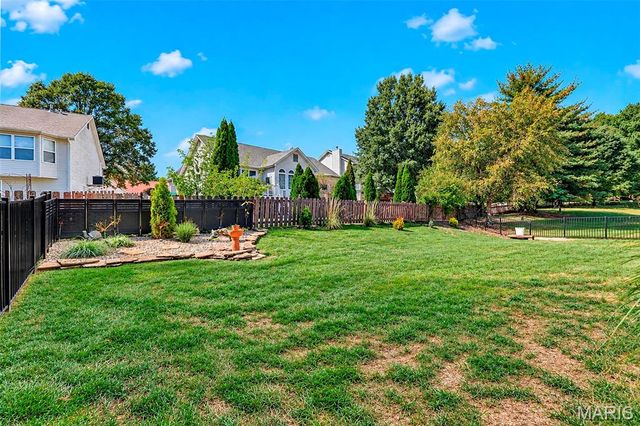 957 Cottontail Lane, St Charles, MO 63303