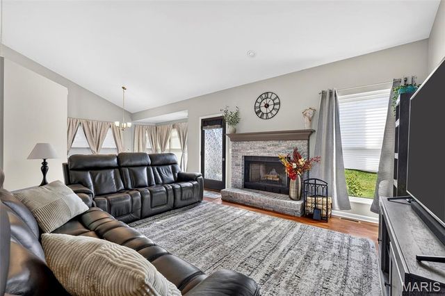 957 Cottontail Lane, St Charles, MO 63303