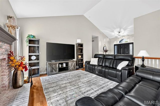 957 Cottontail Lane, St Charles, MO 63303