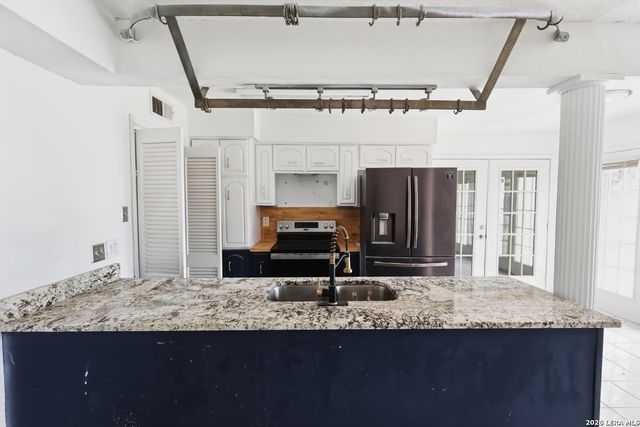 10804 LANDS RUN ST, San Antonio, TX 78230