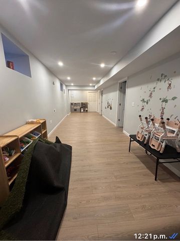 258 Malden 1, Revere, MA 02151