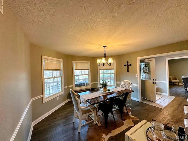 692 N Parker Lane, Bloomfield, IN 47424