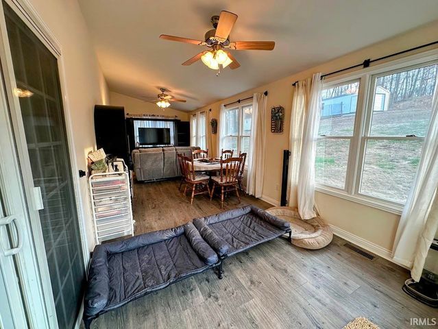 692 N Parker Lane, Bloomfield, IN 47424