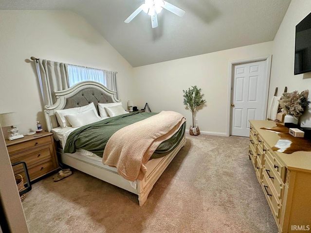 692 N Parker Lane, Bloomfield, IN 47424