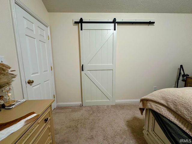 692 N Parker Lane, Bloomfield, IN 47424