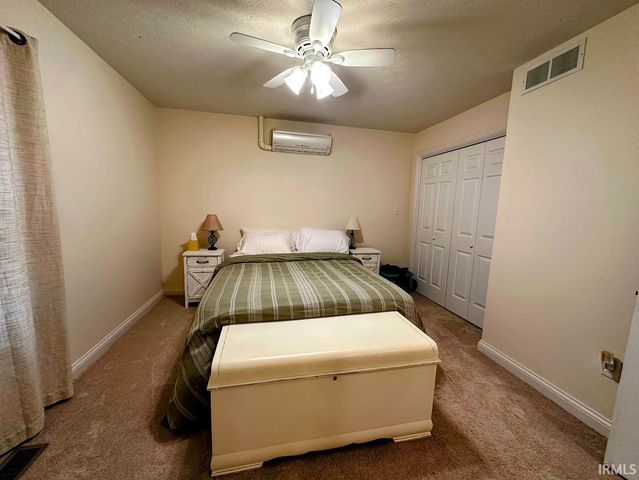 692 N Parker Lane, Bloomfield, IN 47424