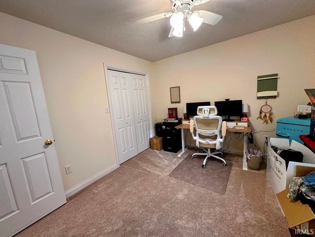 692 N Parker Lane, Bloomfield, IN 47424