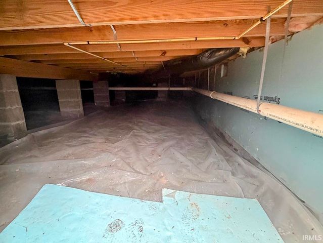 692 N Parker Lane, Bloomfield, IN 47424