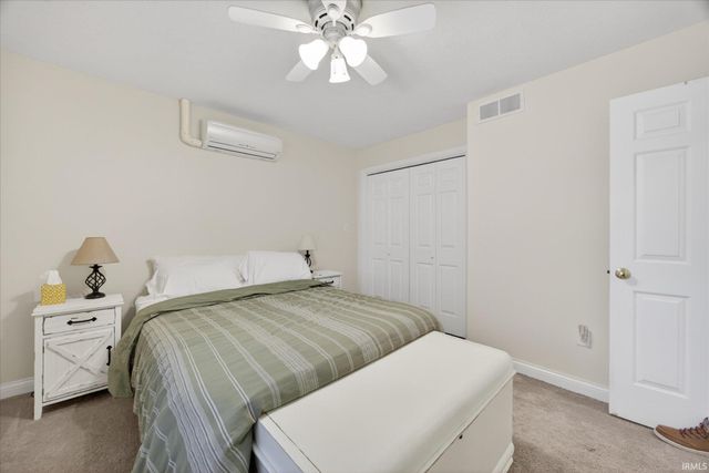 692 N Parker Lane, Bloomfield, IN 47424