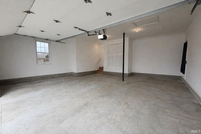 692 N Parker Lane, Bloomfield, IN 47424