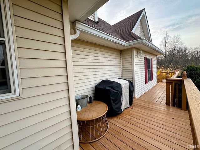 692 N Parker Lane, Bloomfield, IN 47424