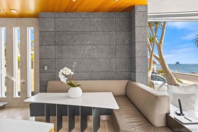 6653 Neptune, La Jolla, CA 92037