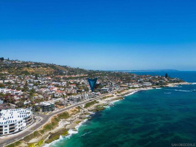 6653 Neptune, La Jolla, CA 92037