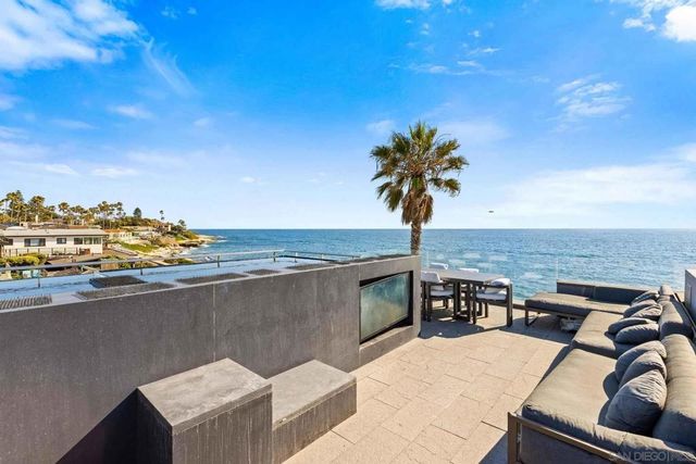 6653 Neptune, La Jolla, CA 92037