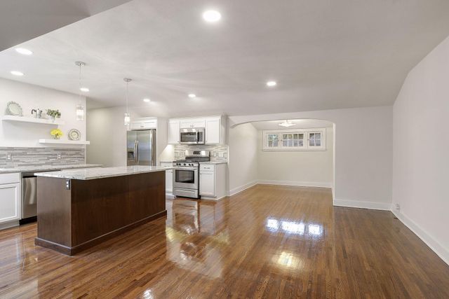 1820 Girard Avenue S, Minneapolis, MN 55403
