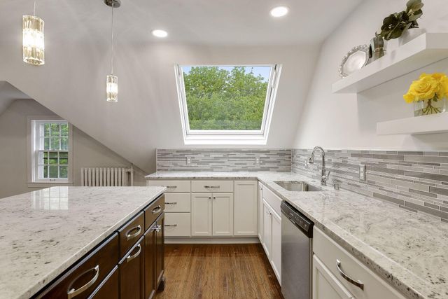 1820 Girard Avenue S, Minneapolis, MN 55403