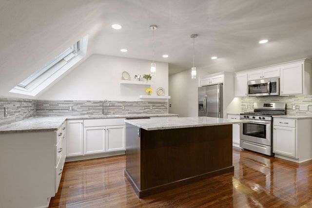 1820 Girard Avenue S, Minneapolis, MN 55403
