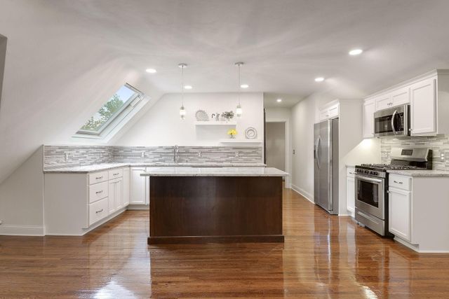 1820 Girard Avenue S, Minneapolis, MN 55403