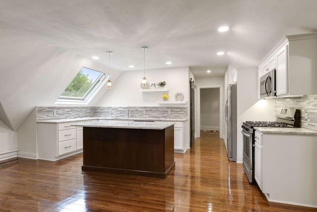 1820 Girard Avenue S, Minneapolis, MN 55403