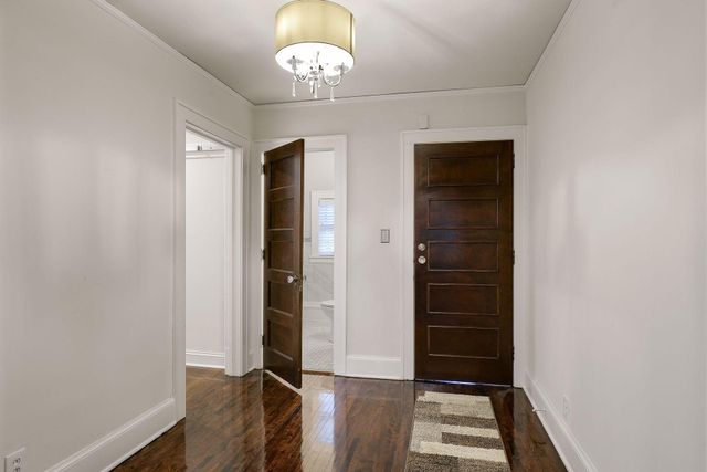 1820 Girard Avenue S, Minneapolis, MN 55403