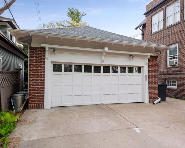 1820 Girard Avenue S, Minneapolis, MN 55403