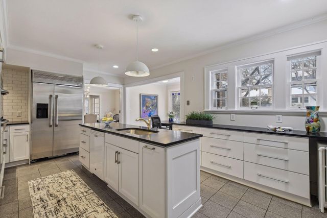1820 Girard Avenue S, Minneapolis, MN 55403