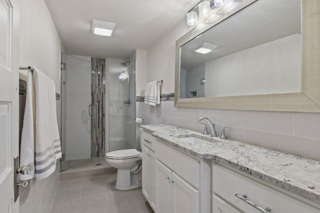 1820 Girard Avenue S, Minneapolis, MN 55403