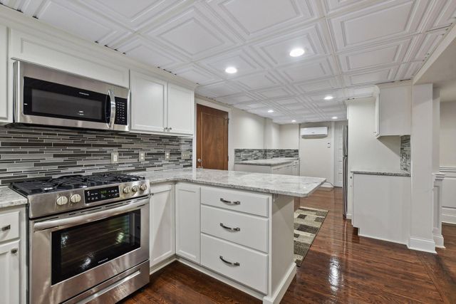 1820 Girard Avenue S, Minneapolis, MN 55403
