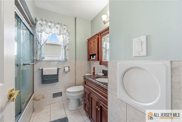 50 3rd Street, Fords, NJ 08863
