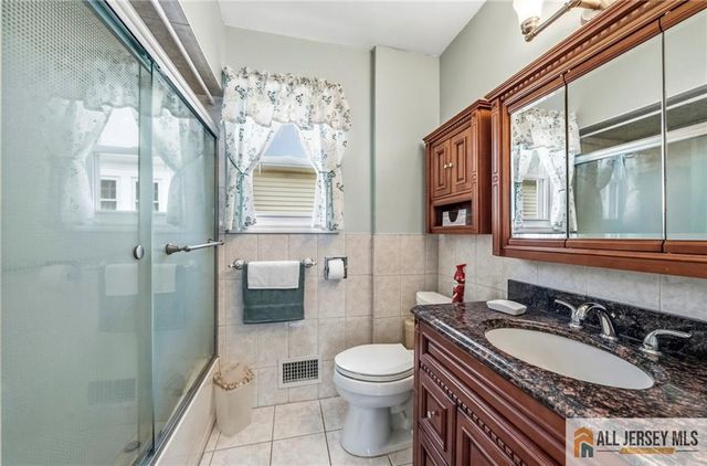 50 3rd Street, Fords, NJ 08863