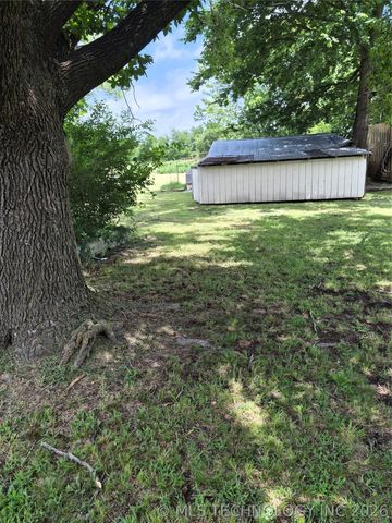 418267 Highway 266, Checotah, OK 74426